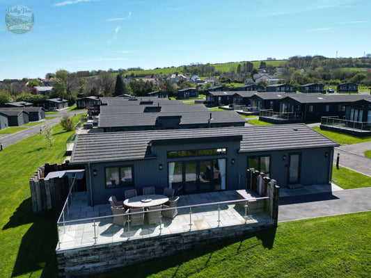 Valley View - Luxury Lodge with Hot Tub (Penally, Tenby) Finderland