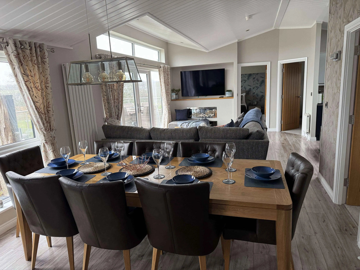 Valley View Lodges - Luxury Lodges with hot tub near Tenby