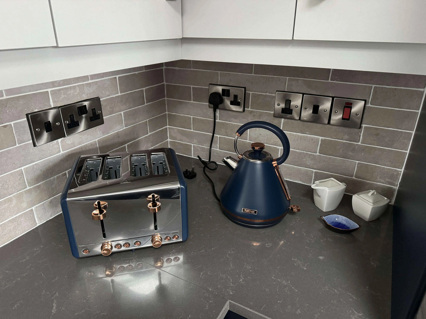 Valley View Lodges - Luxury Lodges with hot tub near Tenby