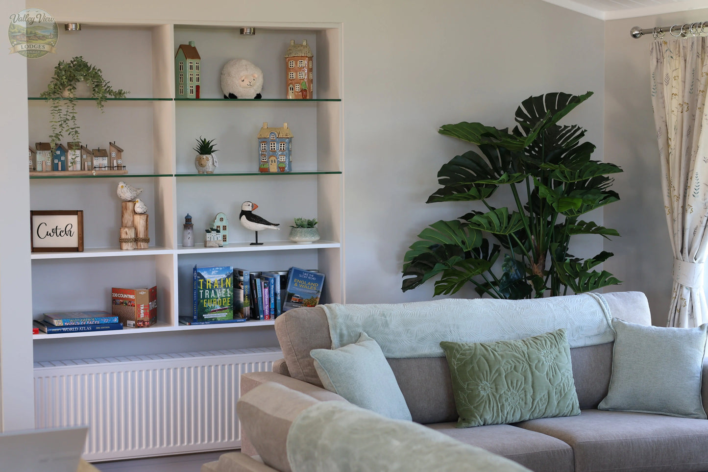 Cwtch Corner - Luxury Lodge with Hot Tub (Penally, Tenby) Finderland