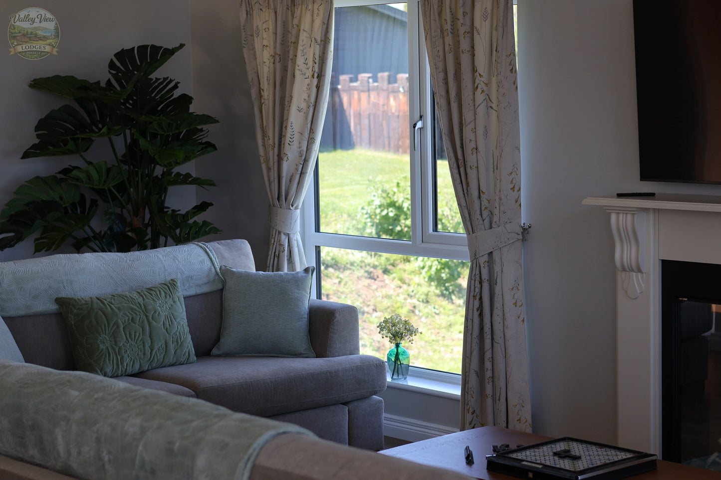 Cwtch Corner - Luxury Lodge with Hot Tub (Penally, Tenby) Finderland