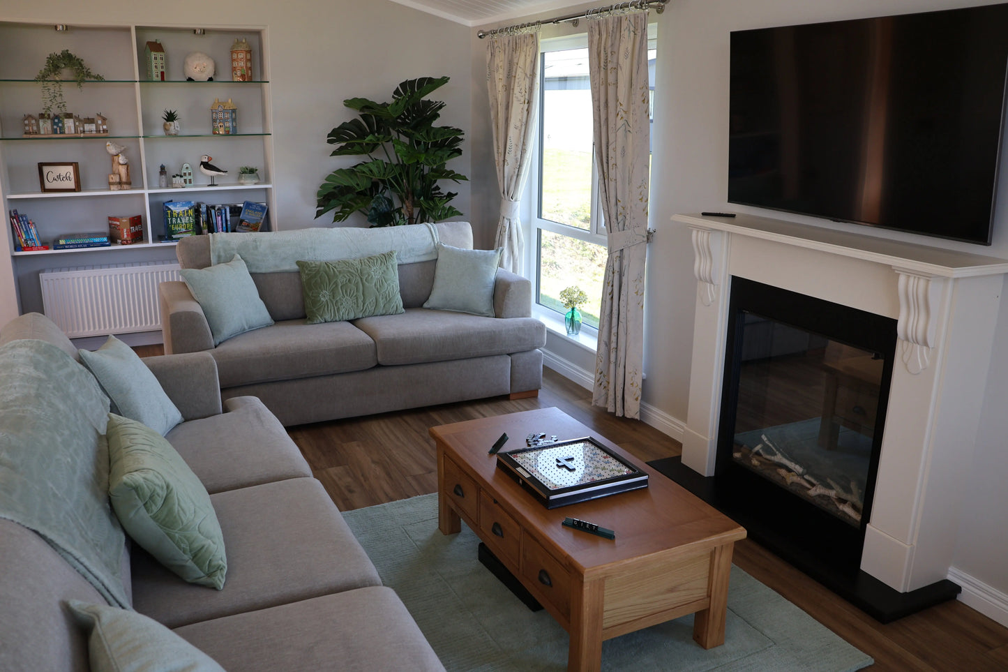 Cwtch Corner - Luxury Lodge with Hot Tub (Penally, Tenby) Finderland